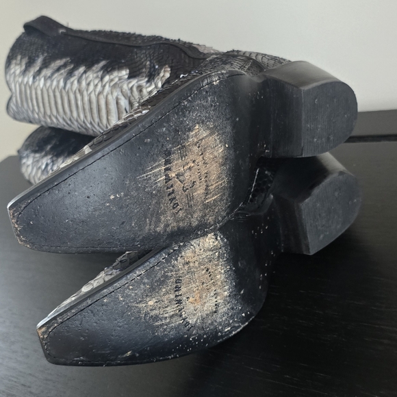 Idyllwind Black and White Heeled Snakeskin Boots - Picture 9 of 9